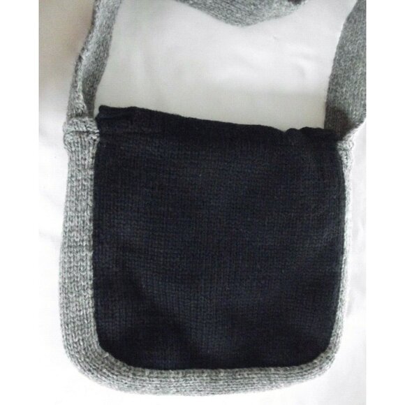 Purse Black Gray & Red Knit Boho Hippy Hobo Crossbody Shoulder bag No Boundaries - Picture 4 of 8